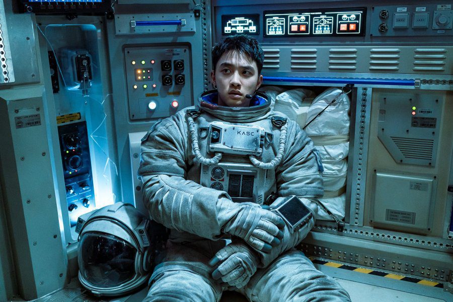 THE-MOON-LIVE-ACTION-THE-MOVIE-1.jpg