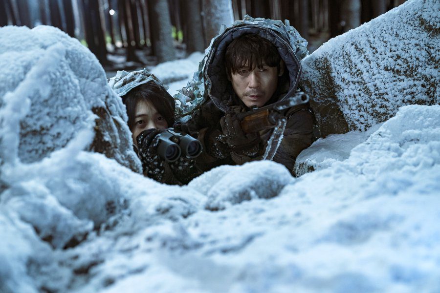 THE-MOON-LIVE-ACTION-THE-MOVIE-3.jpg